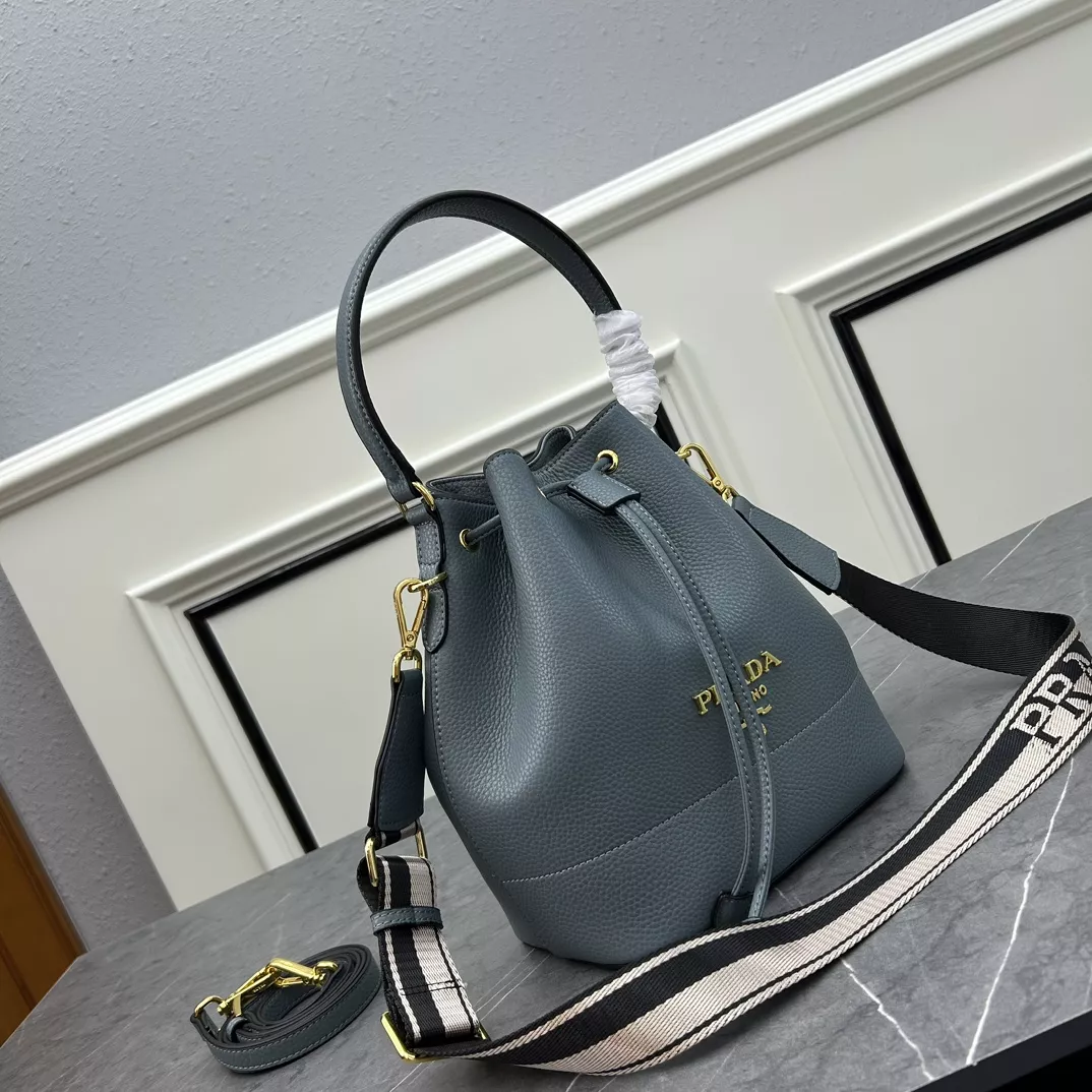 prada aaa qualite sac a main  pour femme s_127b4671